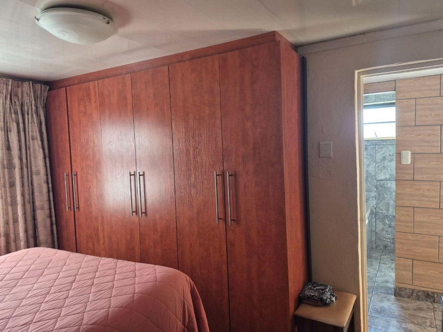2 Bedroom Property for Sale in Kwazakhele Eastern Cape